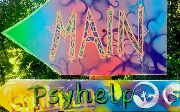 Schadensminderung und psychedelische Unterstützung auf einem Festival