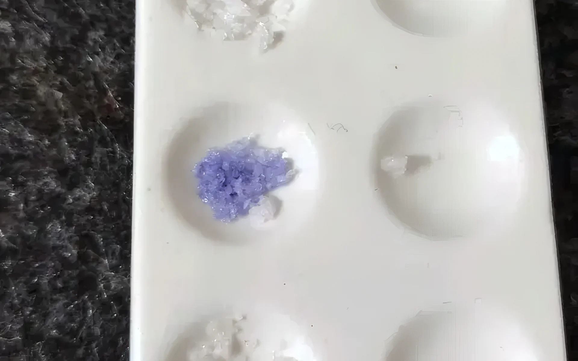 1P-LSD färbt Ehrlich nicht violett