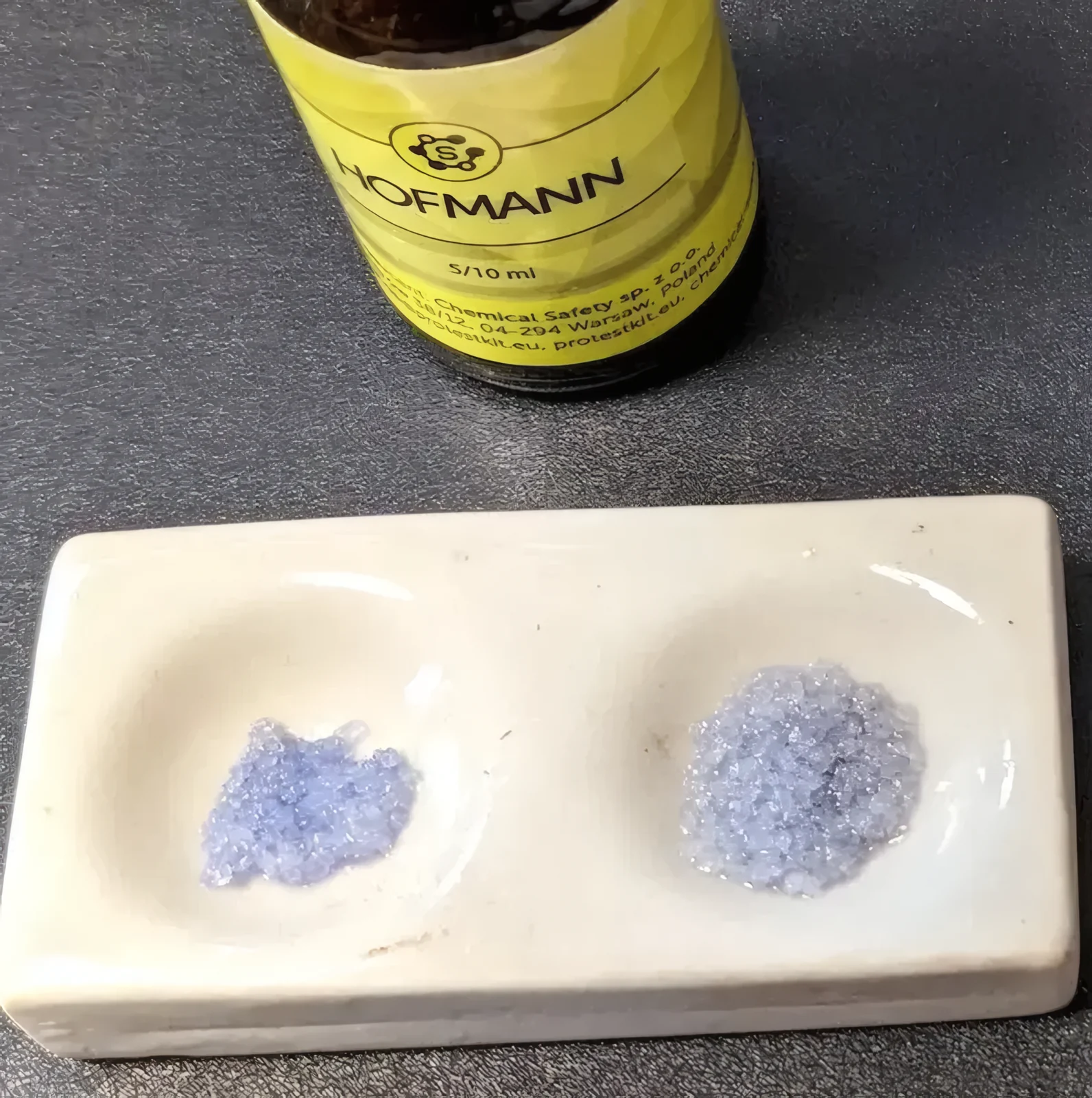 LSD färbt das Hofmann-Reagenz blau