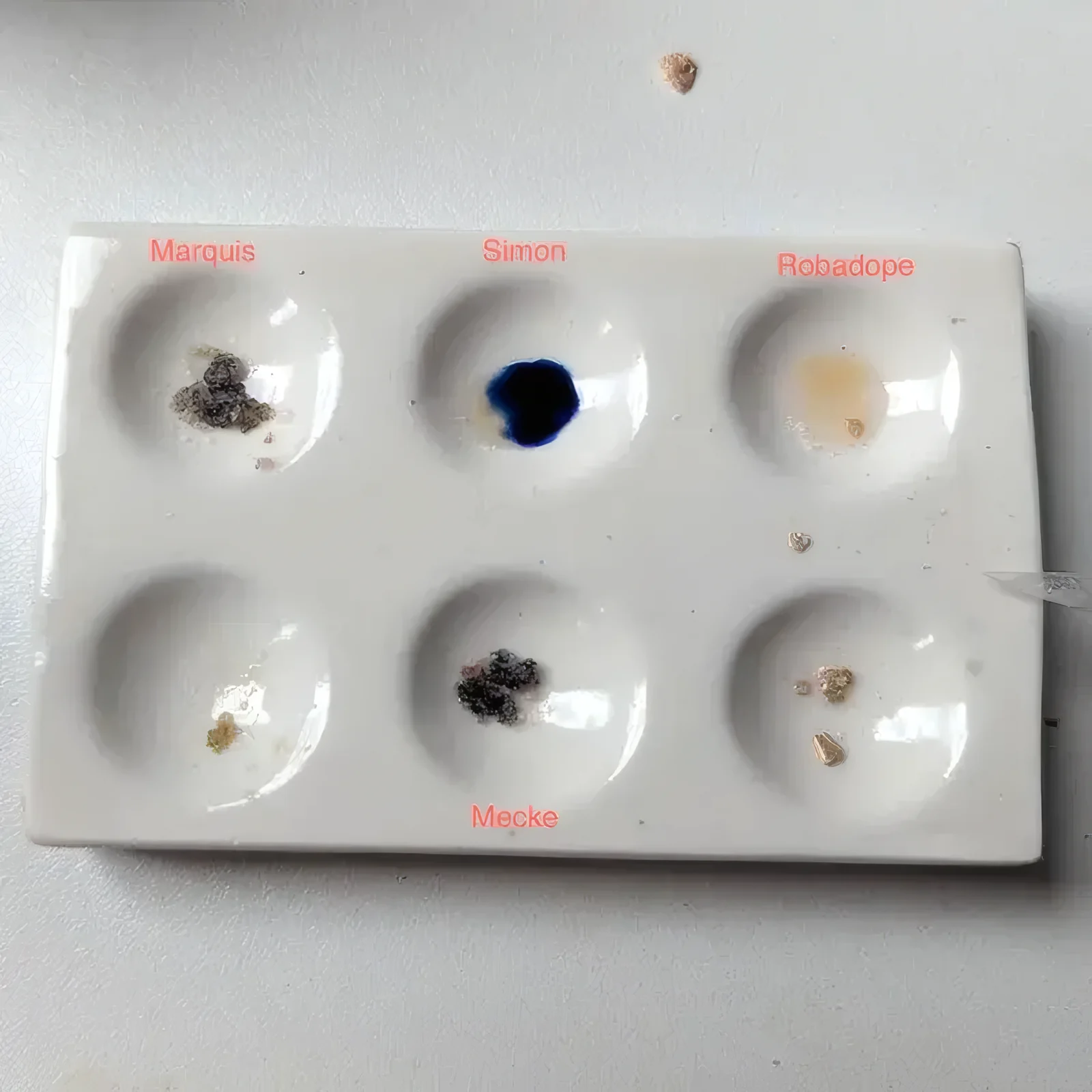 MDA vs. MDMA: die Unterschiede und wie du sie erkennst